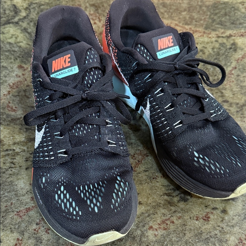 Nike Lunarglide 7 Black and Red Sneakers